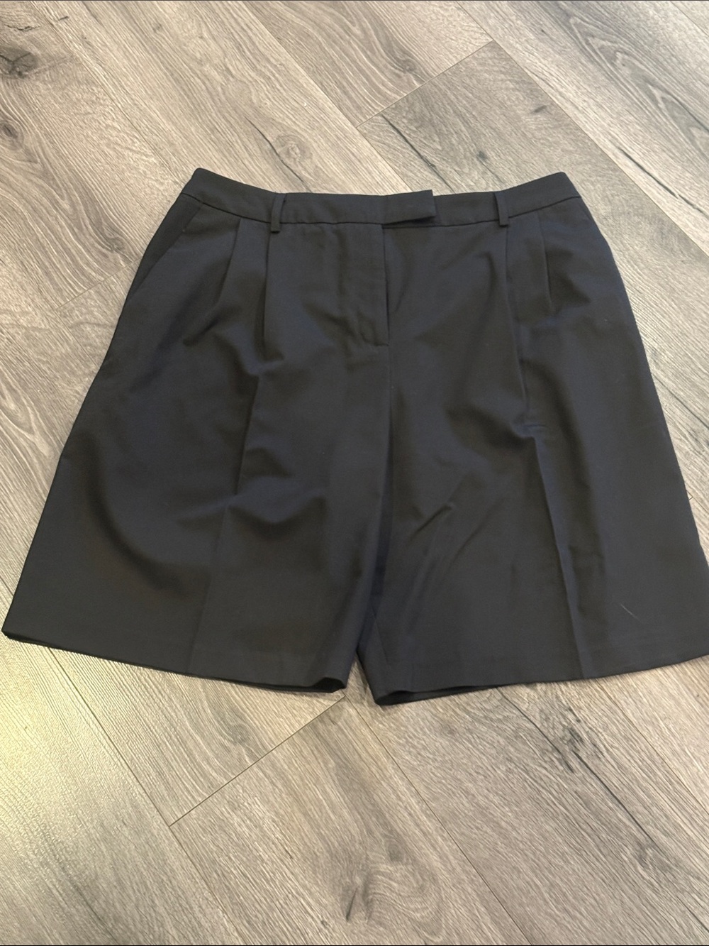 🧨Topshop Black Tailored Bermuda Shorts Sophisticated Elevated Casual